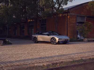 Static Full Vehicle Exterior-KV