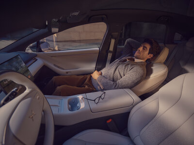 Front Passenger Zero-gravity Seat