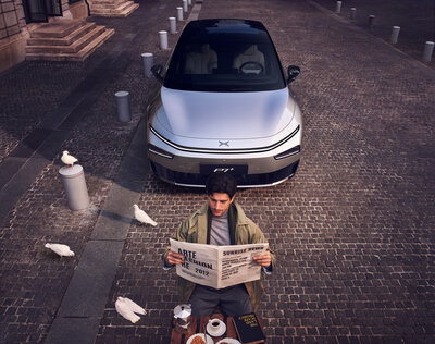 Family-style Front Fascia Integrated Full-width Light Bar