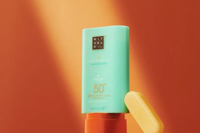 1119973-rituals-karma-face-stick-product-focus-4