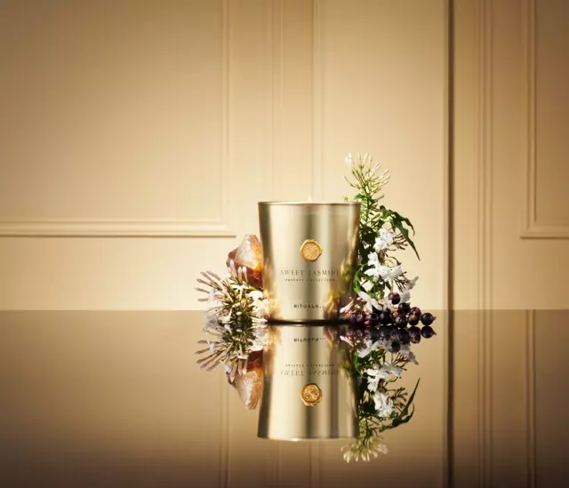 1115824-rituals-pc25053-private-collection-2025-candle