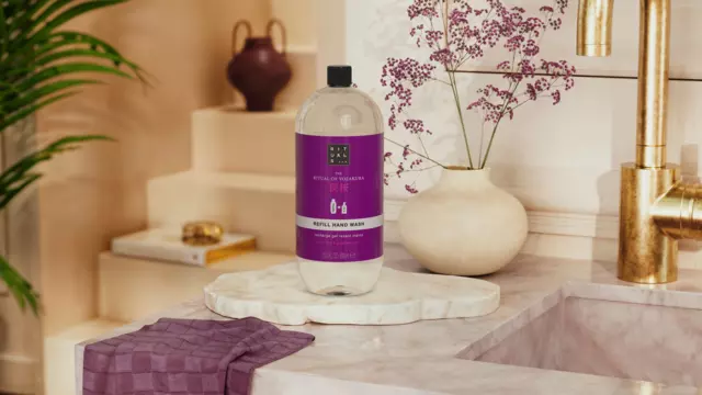 1121678-yo25001-yozakura-hand-wash-refill-600ml