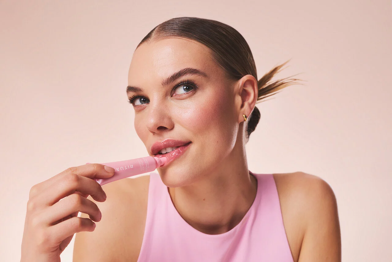Rituals Soothing Lip Glaze Twirl Lifestyle.jpeg