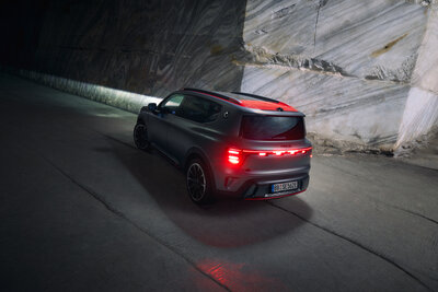 hashtag5-brabus-atomic-grey-matte-still-exterior-wide-3-4rear-srgb