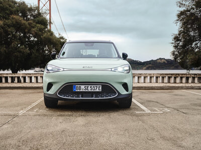 eu-premium-darkmatter-futuregreen-eclipseblack-front