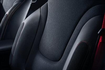 eu-brabus-atomgreymatt-radiantred-int-frontseat2