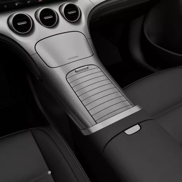 Pro+ Black Collection_Hashtag3_Interior_02