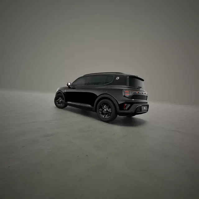 Pro+ Black Collection_Hashtag5_Exterior_02