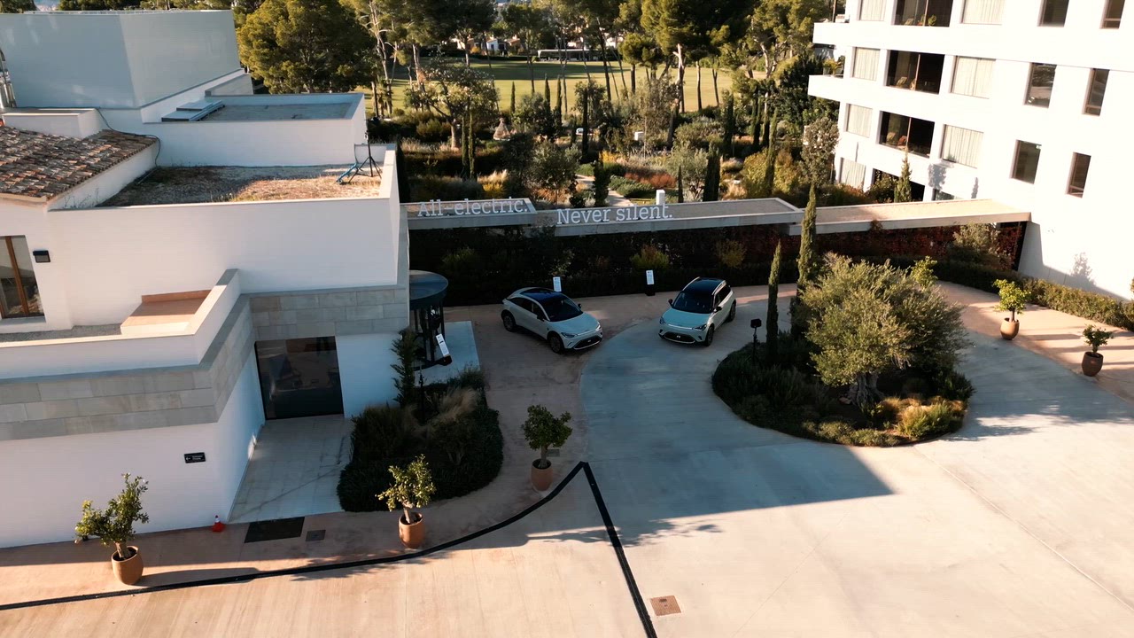new-smart3-press-test-drive-mallorca-hotel-footage.mp4