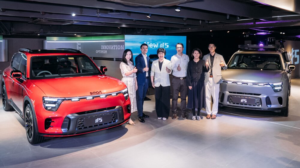 02-smarthasofficiallylaunchedtheall-newsmart5inhongkongwhilemakingitspremiereinmalaysia.jpg