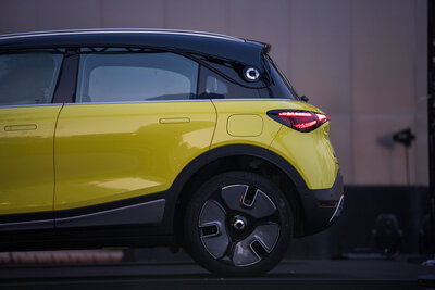 theuaelaunchofthesmart1and3-16