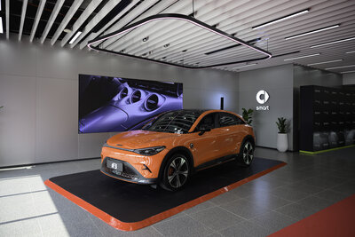 theuaelaunchofthesmart1and3-5