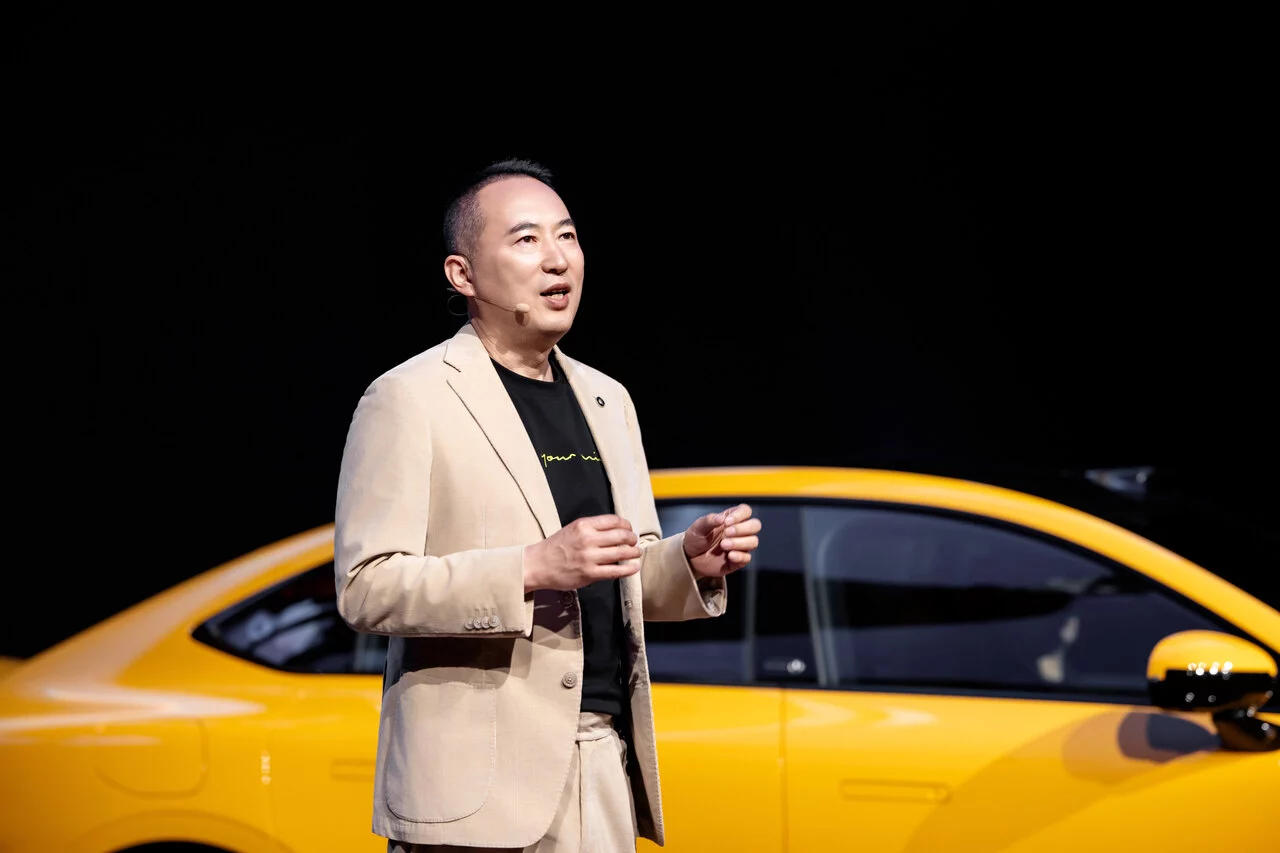 2. Mr. Tong Xiangbei, Global CEO of smart.jpg