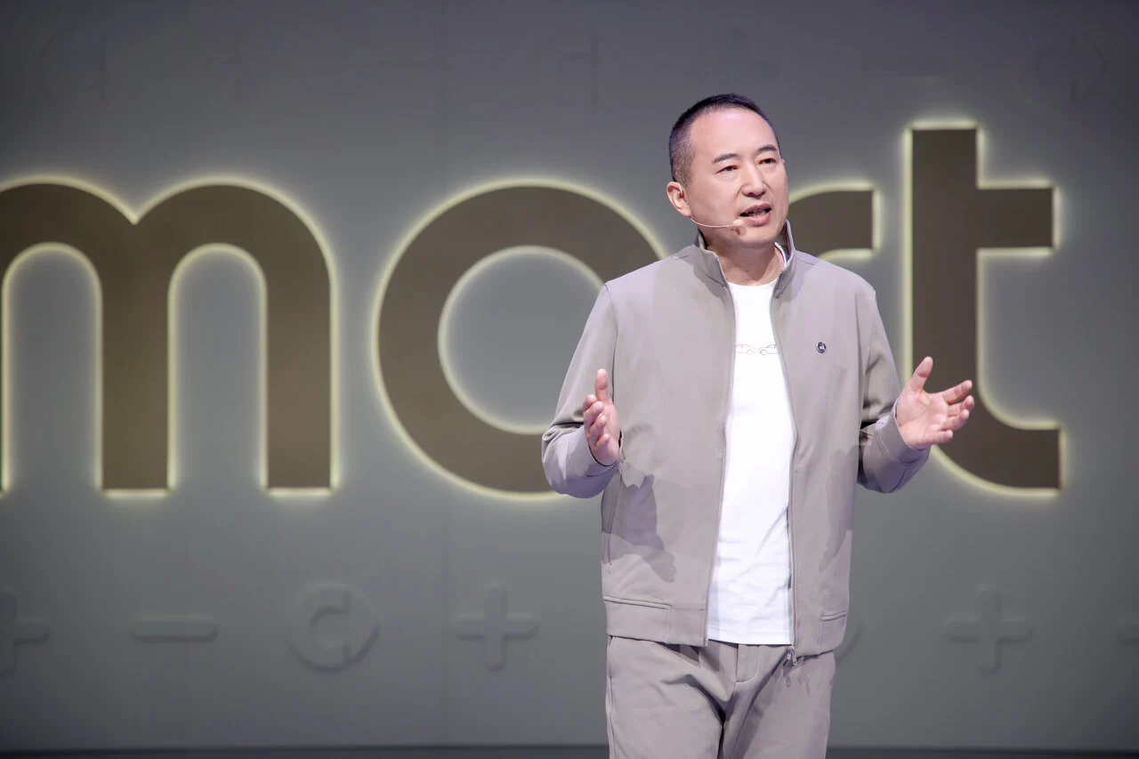 2. Mr. Tong Xiangbei, Global CEO of smart.jpg