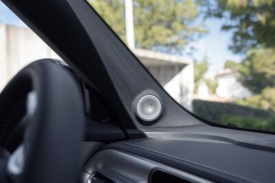 smart1-feature-beatsaudiosystem