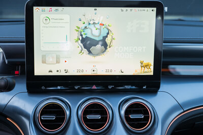 theuaelaunchofthesmart1and3-15