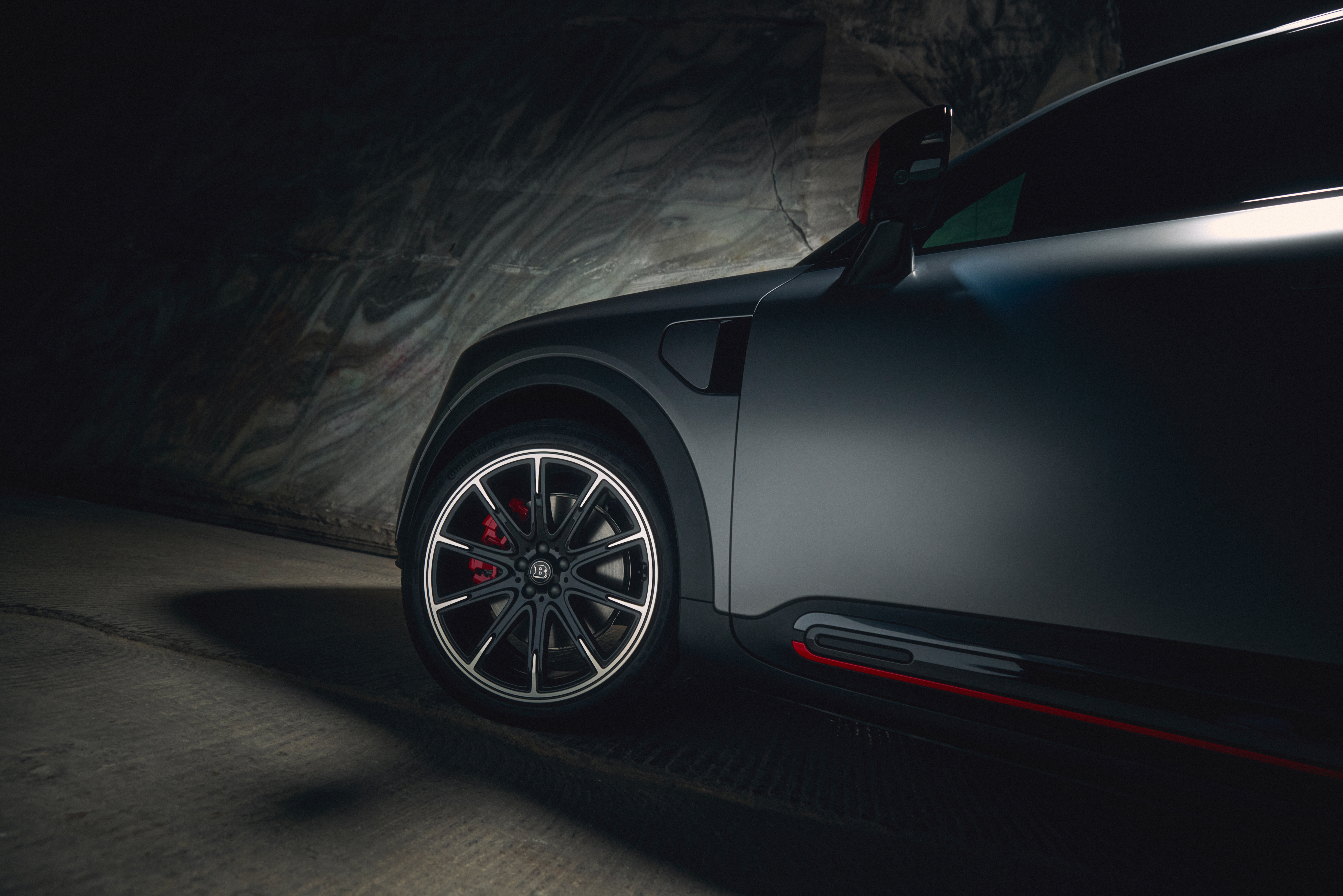 hashtag5-brabus-atomic-grey-matte-still-exterior-detail-rims-srgb.jpg