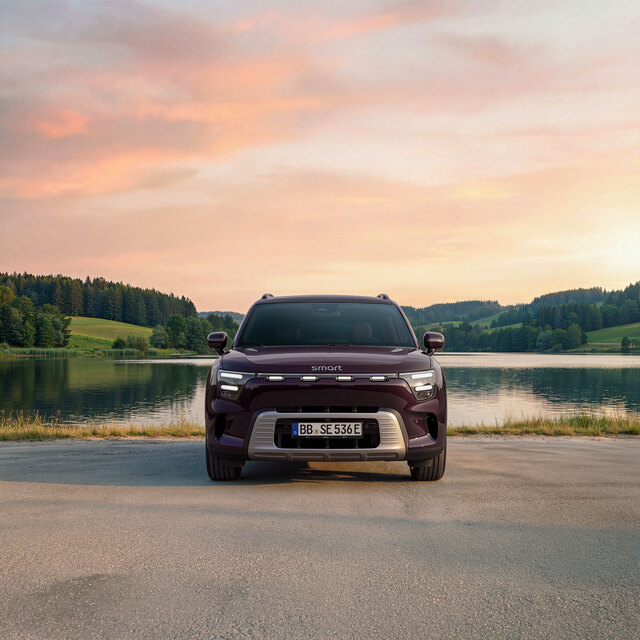 smart_hashtag5_premium awd_rubyred_exterior_4.jpg