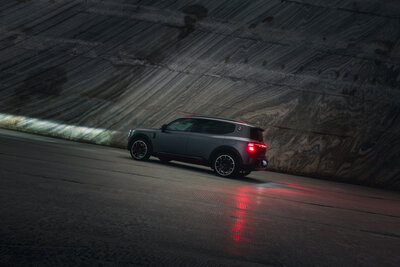 hashtag5-brabus-atomic-grey-matte-still-exterior-wide-side-rear-srgb-02 (1).jpg