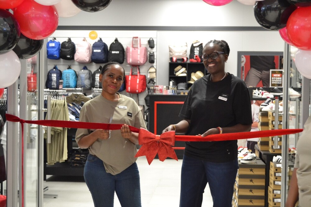 23620_Ribbon-cutting ceremony by Soviet Denim at the President Square Vaal Shopping Centre relaunch.jpg