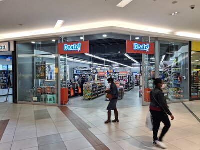 Springs Mall receives new Dealz store.jpg