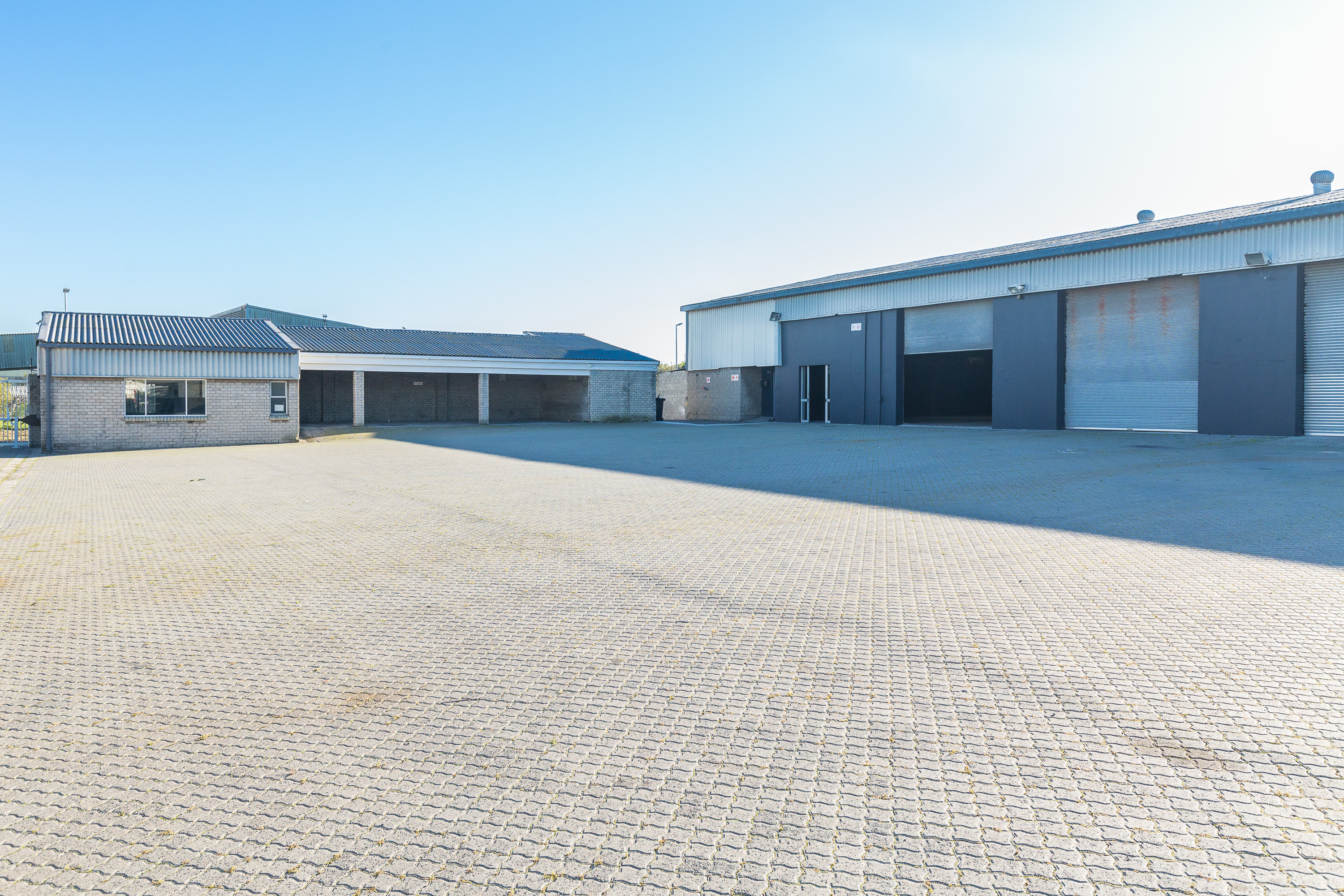 Growthpoint - Takealot exterior view warehouse in Montague Gardens, Cape Town.jpg