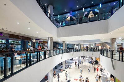 Interior of the EPP shopping centre is Pasa┼╝ Grunwaldzki in Wroc┼éaw.jpg