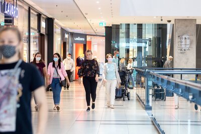 EPP - shoppers adhering to Covid regulations.jpg