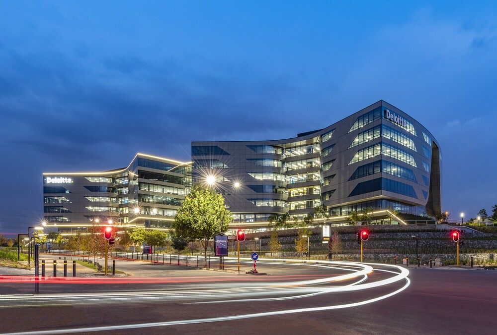 Exterior view of Deloitte - Atterbury building.jpg