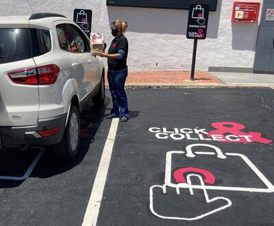 Dedicated parking bays at La Lucia Mall for click and collect services.jpg