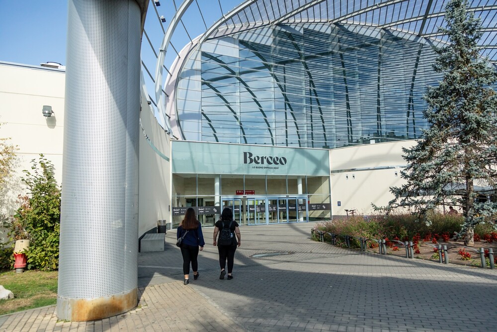 Berceo Shopping Centre, in the city of Longrono, La Rioja in nothern Spain.jpg