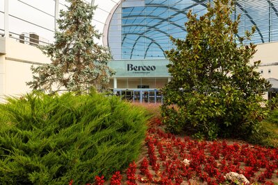 Berceo shopping centre exterior image.jpg