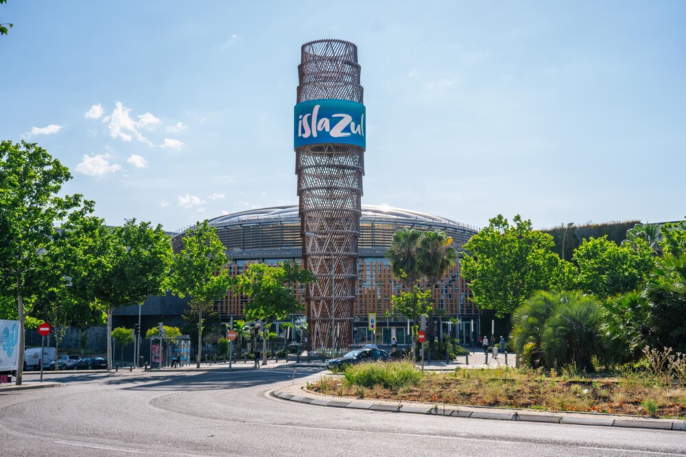 Islazul Shopping Centre_Exterior image - Madrid - Spain.jpg