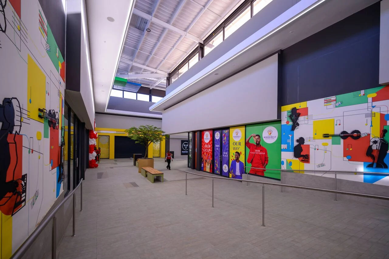Rondebult Shopping centre - Striking feature walls.jpg