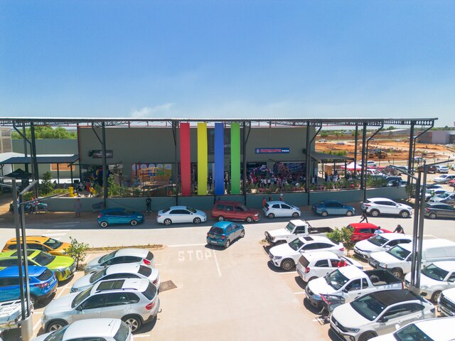 Rondebult Shopping Centre Exterior View.jpg