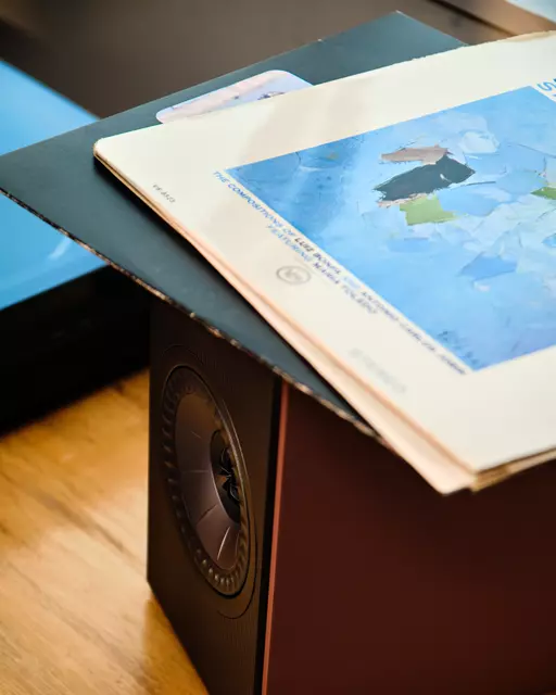 KEF CODA VICTROLA_3