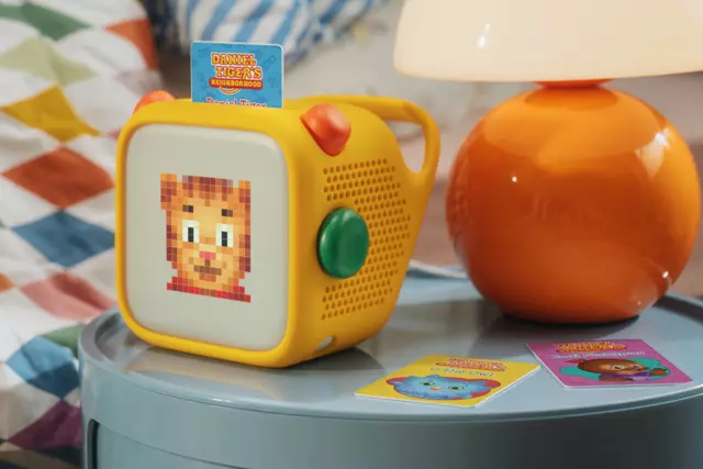 LS0826_007_player_aj_yellow - Daniel Tiger_s Neighborhood Pack 1