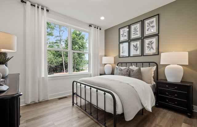 mi-pu-wc-woodsidemodel-lot00100-elevhr2f-guestbedroom1.jpg
