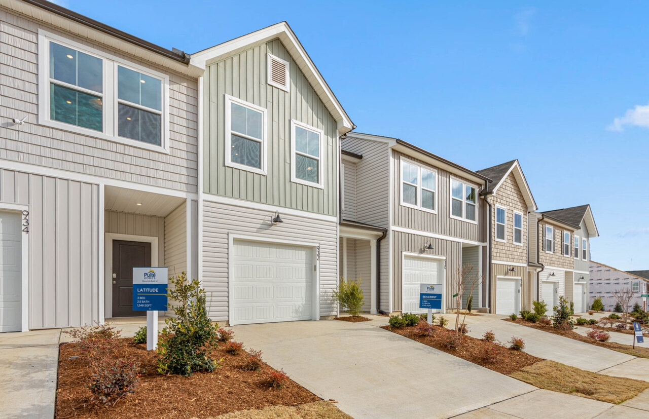 1920_newhomesavailableatfallsgrovebypultehomesinnorthcarolinatriad-area.jpg